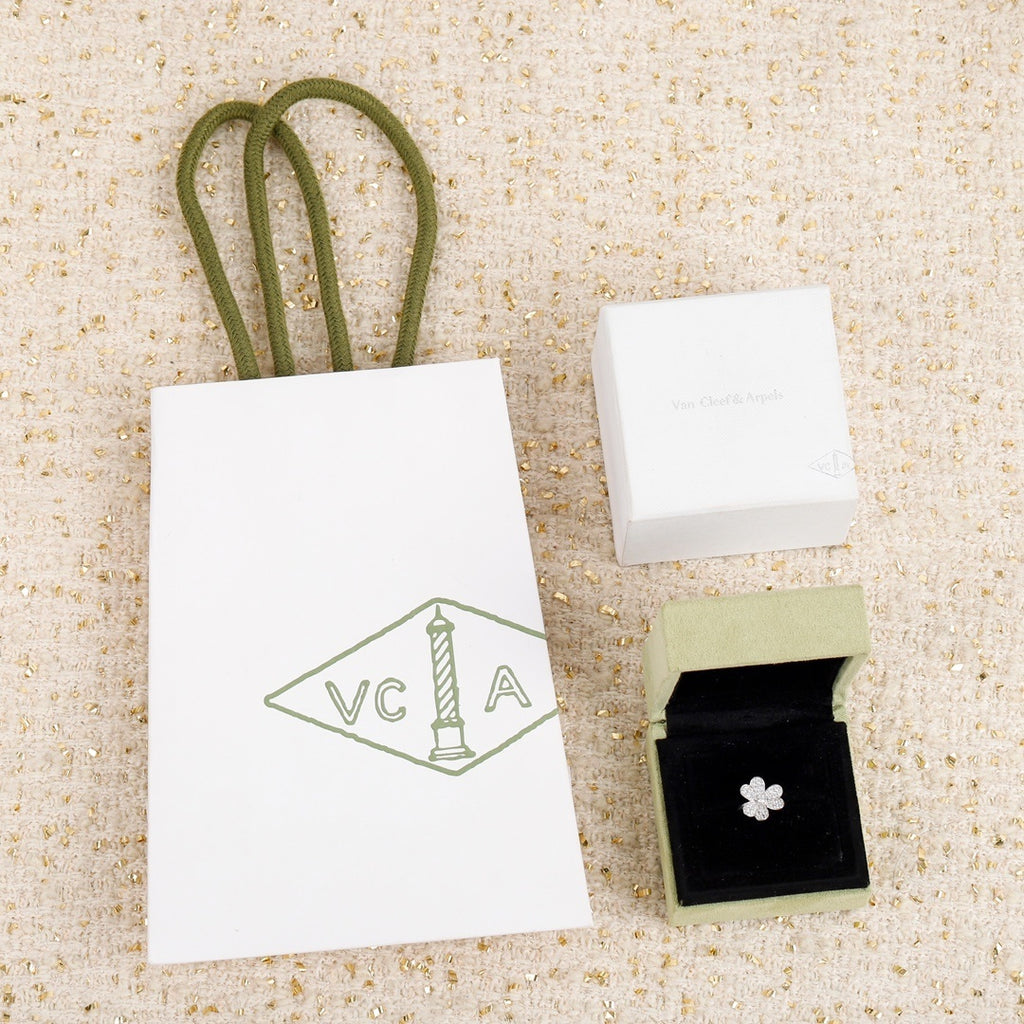 Van Cleef  & Arpels Frivole Ring - 1 Flower SK006